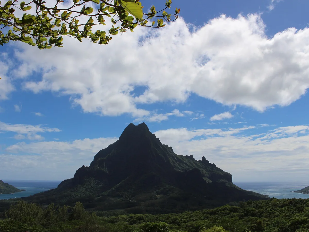 Baies de Cook et d’Opunohu à Moorea, en pleine journée